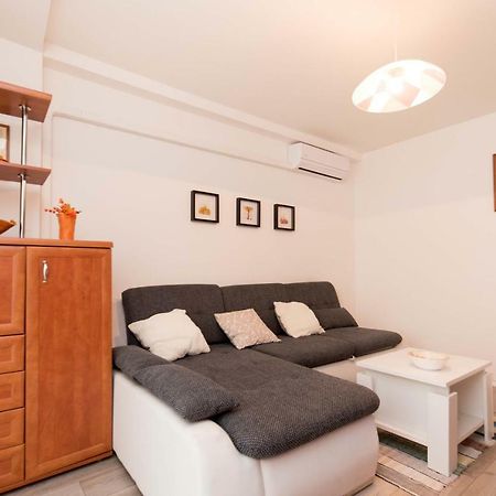 Apartman Lux Apartment Daruvar Bagian luar foto