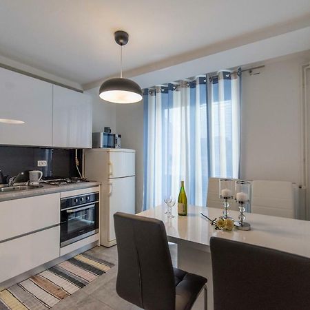 Apartman Lux Apartment Daruvar Bagian luar foto