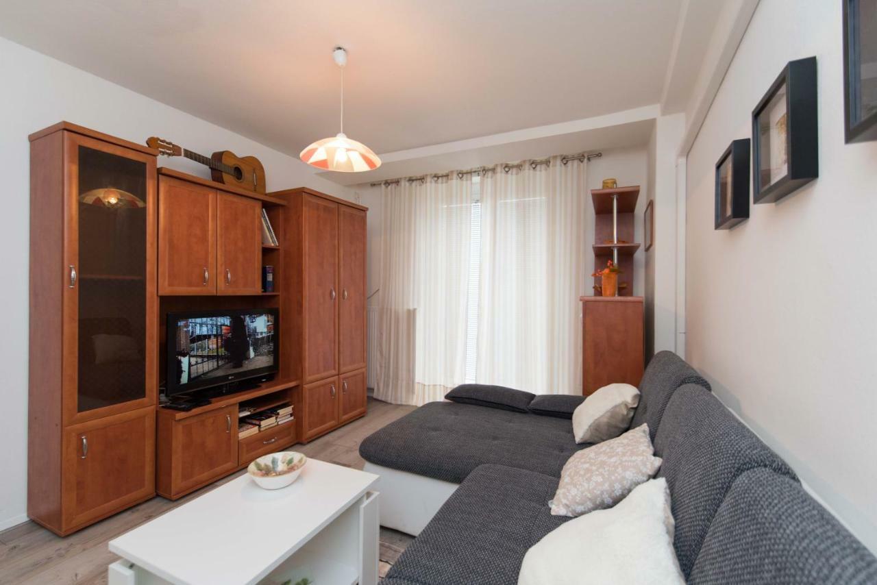 Apartman Lux Apartment Daruvar Bagian luar foto