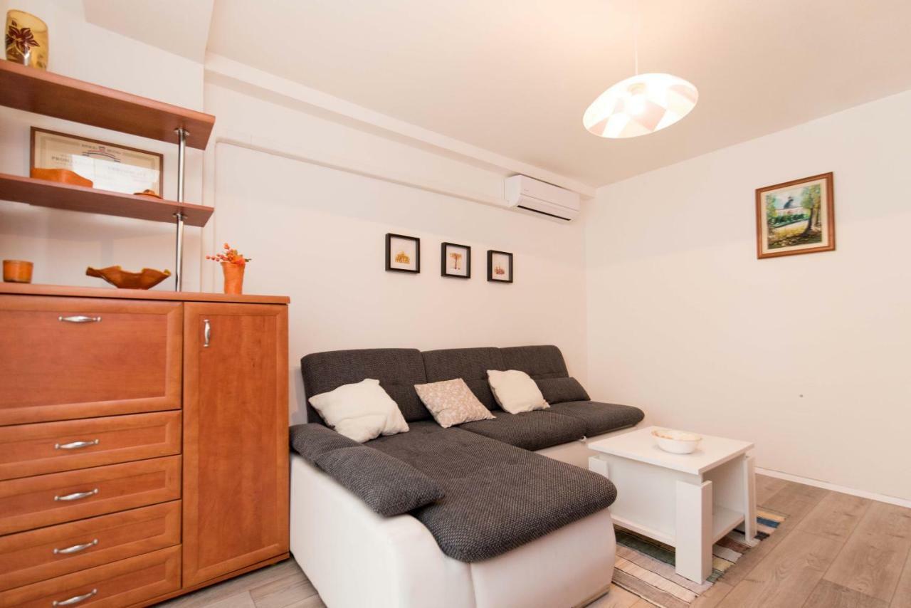 Apartman Lux Apartment Daruvar Bagian luar foto